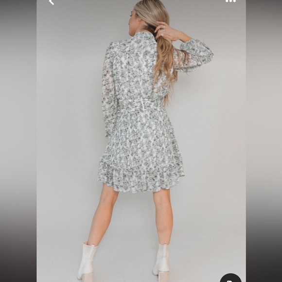 Ivy City Brynley Dress - Picture 2 of 5